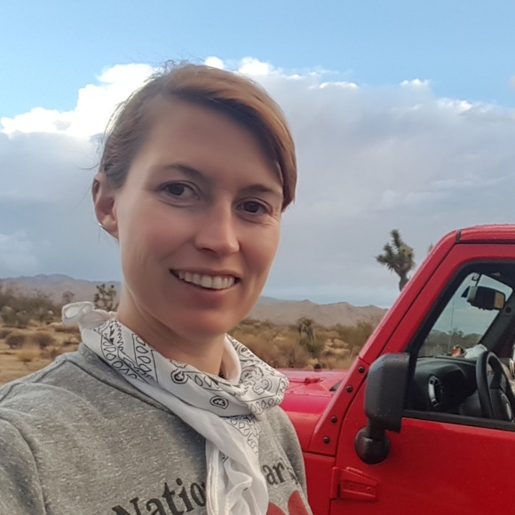 Meet your Posher, Courtney - Picture 2 of 2